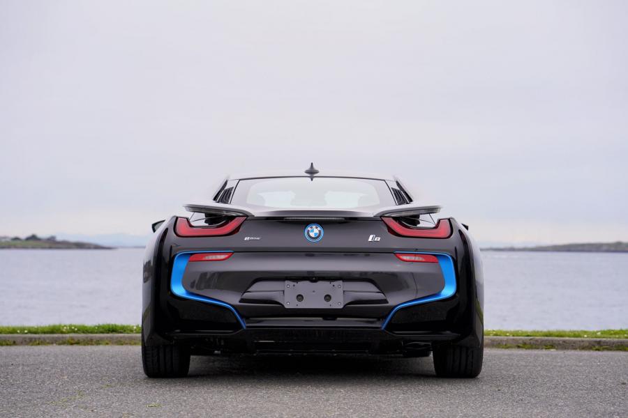  BMW i8 (I12) 2014 года  (NA) (фото 13 из 23)